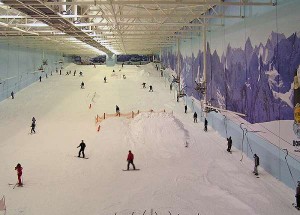 През 2006 в Глазгоу е открит паркът Snow Factor