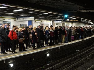 Задават се нови стачки от служителите на метрото в Лондон 