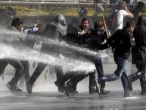 Без водни оръжия за полицаите на Великобритания