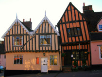 Село Lavenham и незабравимите му криви къщи