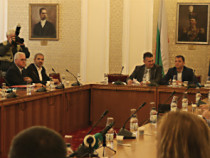 По повод ситуацията в „Мини Бобовдол” народните представители от Комисията по енергетика изслушаха министъра на труда и социалната политика Зорница Русинова и министъра на енергетиката Теменужка Петкова