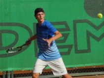 Лазаров продължава напред в Румъния