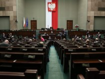 Полската опозиция прекрати блокадата на парламента