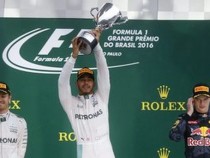 Победа за Хамилтън, Розберг води в класирането