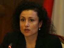 Десислава Танева: По-малко от половината свинско месо на българския пазар е българско