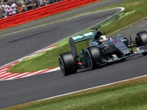 Люис Хамилтън тръгва пръв за "Гран При" на Бразилия