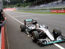 Люис Хамилтън отново най-бърз в Бразилия