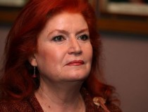 Поетесата Валентина Радинска предпремиерно в „Артефир”