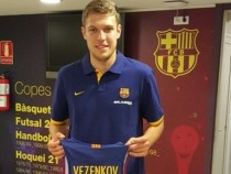Александър Везенков герой за "Барселона"