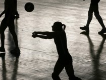 Националните отбори по волейбол за младежи и девойки с тренировки и в празничните дни