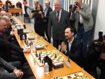 Кубрат Пулев завърши реми с Веселин Топалов