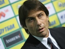 Антонио Конте и Златан Ибрахимович спечелиха наградите във Висшата лига за декември