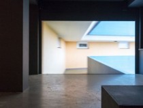 Дух, слизащ по стълбите