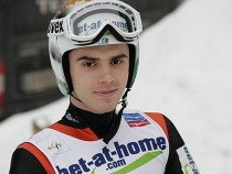 Зографски преодоля квалификацията на турнир от „Четирите шанци“