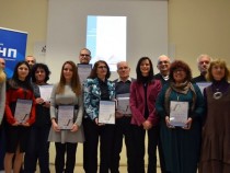 Четенето на книги е наслада за сетивата, но може да носи и престижни награди