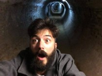 Иван Димитров на турне с пърформанса "Лууп четене"