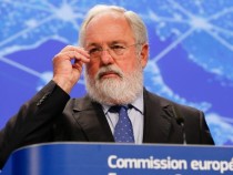 Еврокомисарят по енергетика води преговори с гръцкото правителство за ключови енергийни проекти