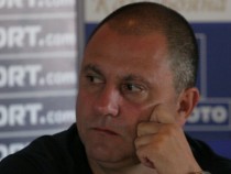 Треньорът на "Кариана" бие съдия