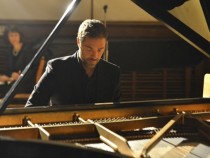 Пет акорда за джаз и парфюми – Лоран Асулен за своя проект и връзката си с България