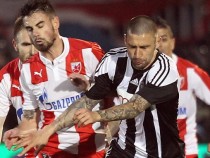 Бандаловски е на проби в английския „Болтън“