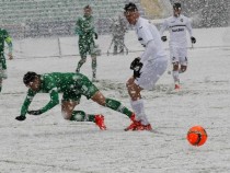 Двубоят между "Славия" и "Лудогорец" беше прекратен в 12-ата минута