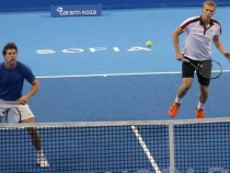 Кузманов и Лазов бият на двойки