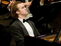 Изключителният Евгени Божанов ще е солист на Симфоничния оркестър на БНР