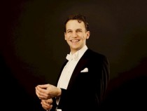 На 3 февруари, от 19.10 часа директно от зала „България” концерт на Софийската филхармония с диригент Винценц Праксмарер