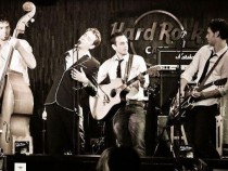 Холандският музикант Крис Хут представя групата си Holy Water