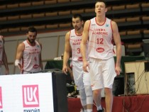 „Лукойл Академик“ запазва треньора, тръгва си капитанът