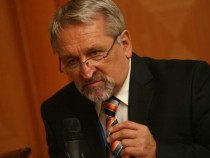 Иван Хиновски смята за неизбежно поскъпването на тока и на парното