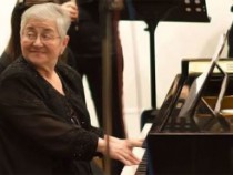 Фурията Милена Моллова  – солист на Радиооркестъра с Петия концерт на Бетовен, научен някога от нея „на инат“ за една седмица