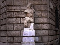 Говорещата статуя