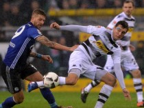 "Борусия" (Мьонхенгладбах) докосва евротурнирите след успех над "Шалке"