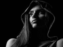 Деси Андонова-DESY представя новата си песен "Love"