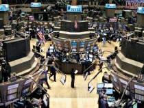 Търговията на акции на "Уолстрийт" стартира с нови исторически върхове на основните фондови индекси