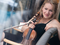 Цигуларката Ребека Хартман пристига за камерния фестивал в Стара Загора