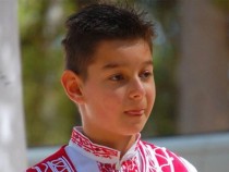 Джонатан Костов, гост в "Имат ли песните спиране",  с информация за детско надпяване в Испания