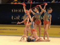 Ансамбъл-девойки с четвърто място след първия ден на турнира Гран При в Киев