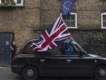 Британското правителство се съгласи на "предпазна клауза" за митническия съюз и ирландската граница