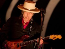 Боб Дилън все пак ще приеме Нобеловата награда за литература