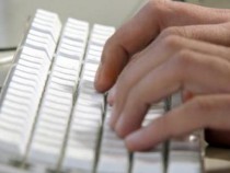 Манипулирането на информацията в интернет разкрива нова книга