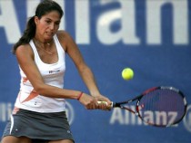 Изабелла Шиникова приключи още в първия квалификационен кръг на турнира в Щутгарт