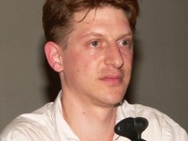 Искам, 1 април: Отхвърляне