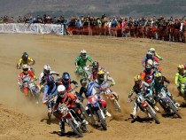 10 000 зрители гледат мотокрос в Поморие