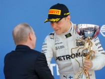 Валтери Ботас с първа победа във Формула 1