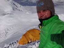 След 36 години Атанас Скатов покори Лхотце и стана първият веган, стъпил на върха