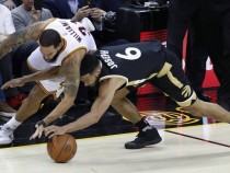 "Кливланд" на крачка от финал в НБА