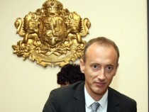 МОН обмисля промени в правилата за прием на първокласници за следващата учебна година