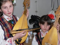 Училището по фолклорни изкуства в Котел празнува юбилей